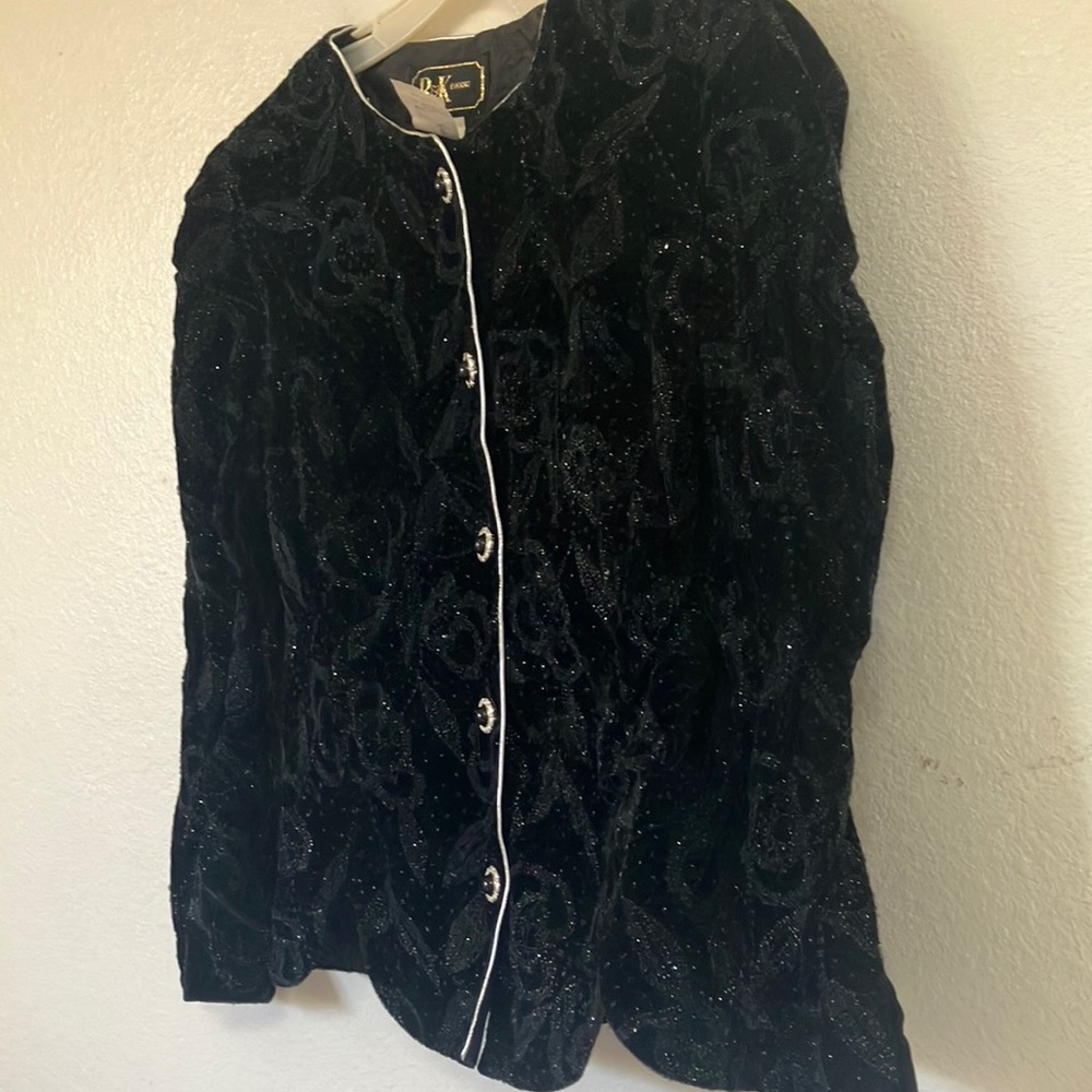 FINAL MARKDOWN Elegant r&k vintage Black Velvet evening Jacket medium